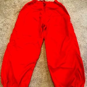 Lululemon red capris